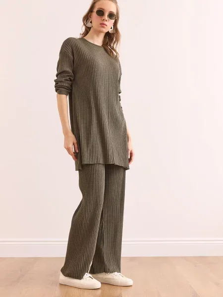 Olalook Costum cu pantaloni kaki