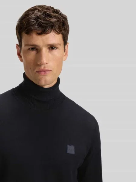 Sweter z golfem z naszywką z logo z kaszmiru Boss granatowy