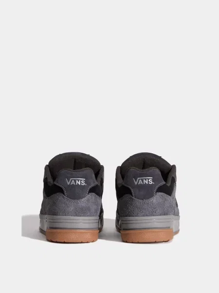 Замшевые повседневные кроссовки Vans серые