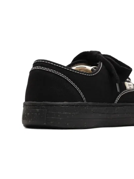 Sneakerși General Scale.