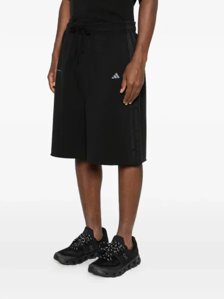 Ριγέ σορτς Adidas με σχέδιο μαύρο