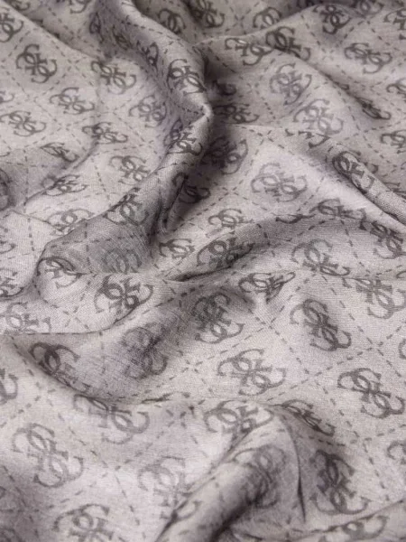 Szal z detalem z logo na całej powierzchni model Katya' Guess szara