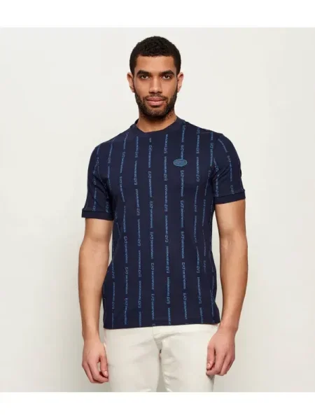 Tricou