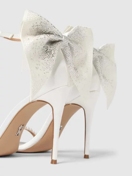 Sandały na szpilce z perełkami model ‘ELLAROSA’ Steve Madden białe