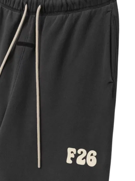 Бягане панталон Fear Of God Essentials с принт с връзки сиво