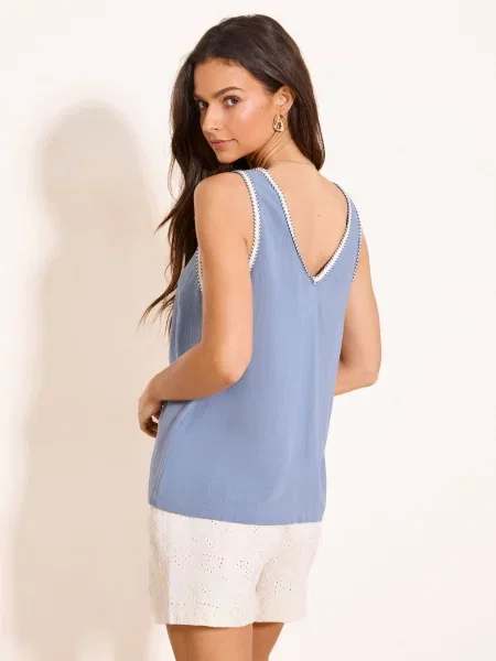 Lipsy Top opal alb