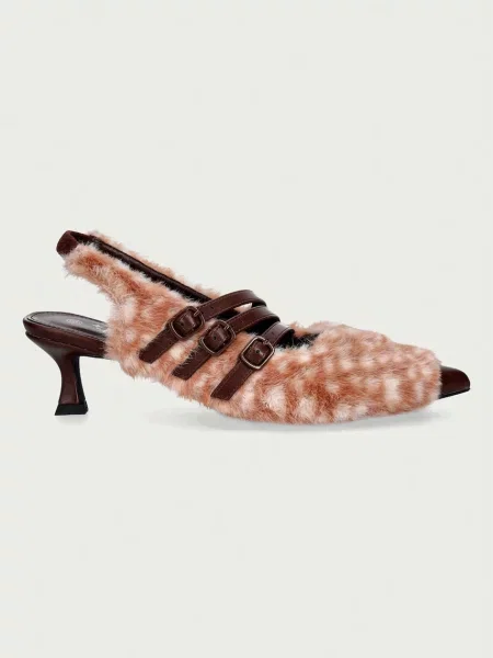 Koi Footwear salonarji z nizko Doelle Faux Deer Fur Kitten Heels rjava