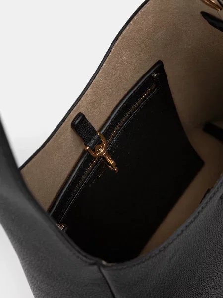 Маленькая кожаная сумка Tory Burch черная