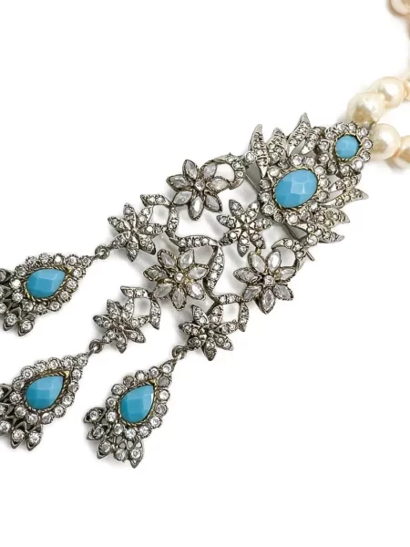 Колие Jennifer Gibson Jewellery с перли сребристо