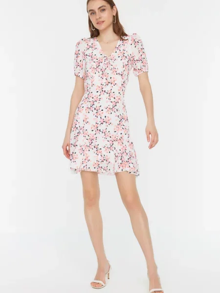 Rochie Trendyol cu model floral alb