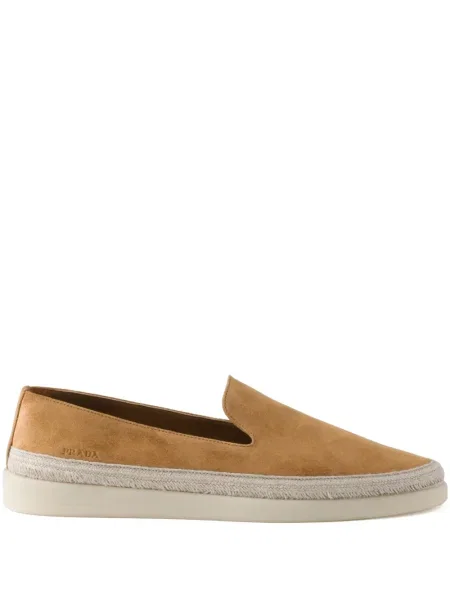 Pantofi loafer Prada din piele de căprioară maro