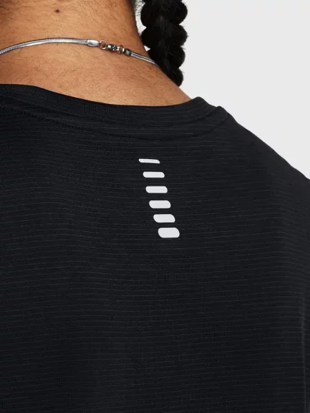 Спортивна футболка Under Armour чорна