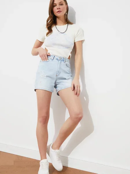 Pantaloni scurți din denim Trendyol rupți gri