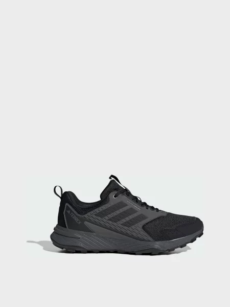Переработанный кроссовки Adidas Terrex черные