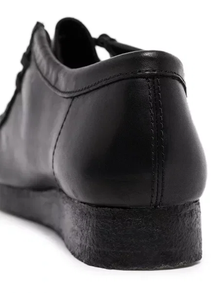 Ниски обувки Clarks Originals черно