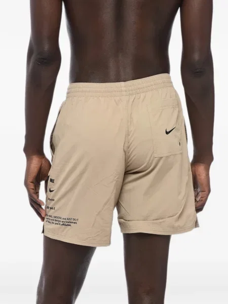 Scurt chiloți Nike cu imagine cu model floral negru
