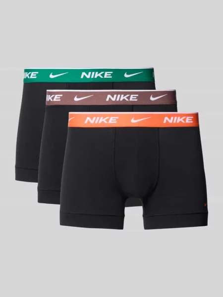 Obcisłe bokserki o kroju slim fit z wyhaftowanym logo model Essential' Nike czarne