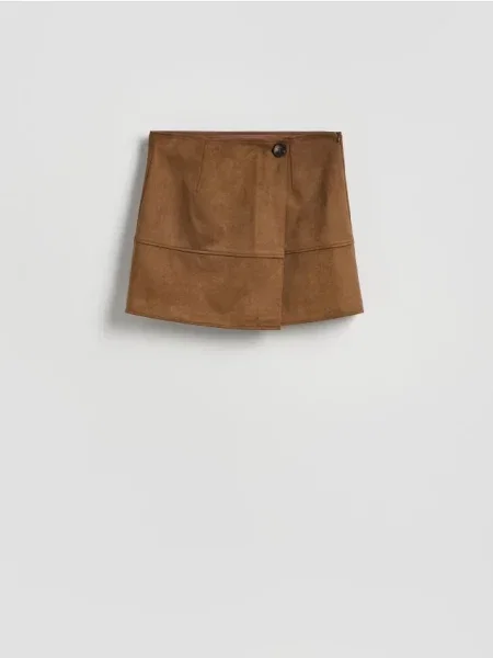 Reserved Fustă mini din imitație de piele întoarsă brun-auriu auriu