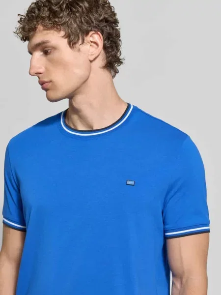 T-shirt z paskami w kontrastowym kolorze i okrągłym dekoltem Christian Berg Men niebieska