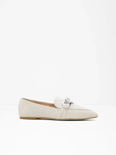 Loafersy z łańcuszkiem beżowe