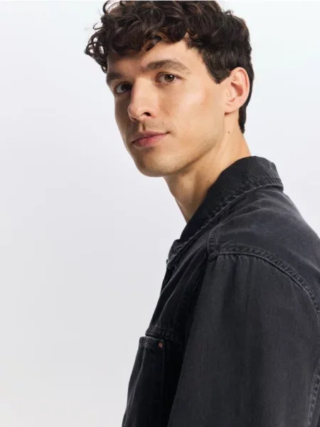 Reserved Джинсова сорочка comfort fit чорний