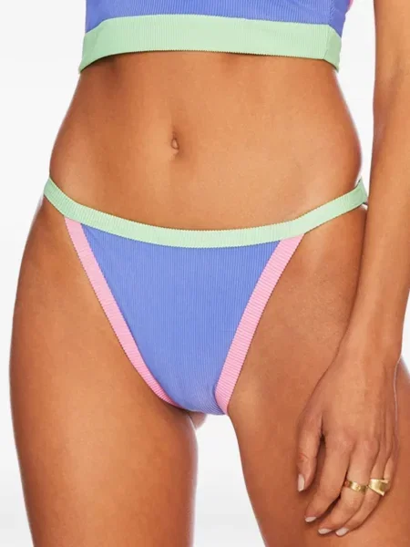 Bikini Beach Riot lila