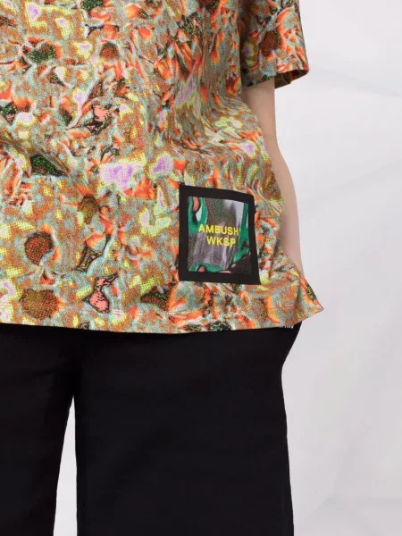 Koszulka Ambush z nadrukiem w abstrakcyjne wzory niebieska