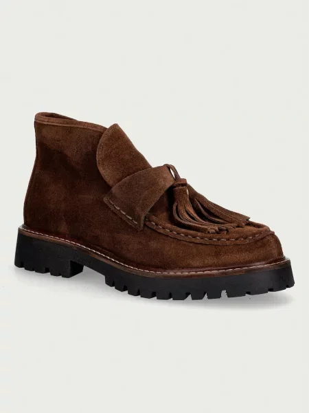 Posa botine pentru femei din piele întoarsă Aosta Tassel Boot maro