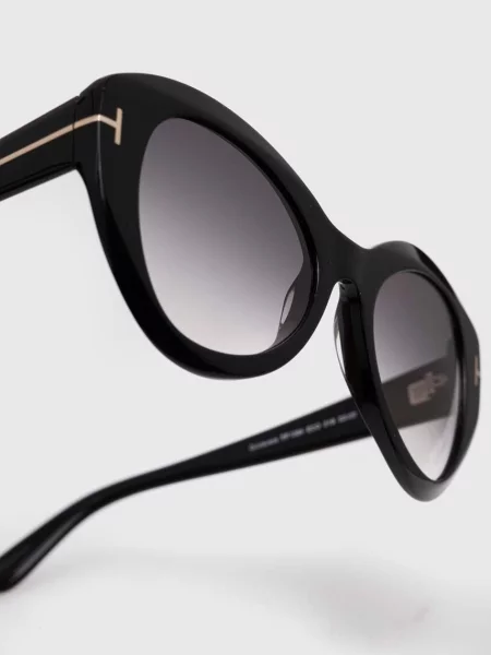 Солнцезащитные очки Tom Ford черные