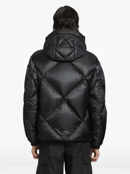 Matlasat geacă Moncler negru