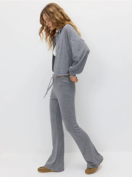 Reserved Штани кльош з віскозою темно-сірий сірі