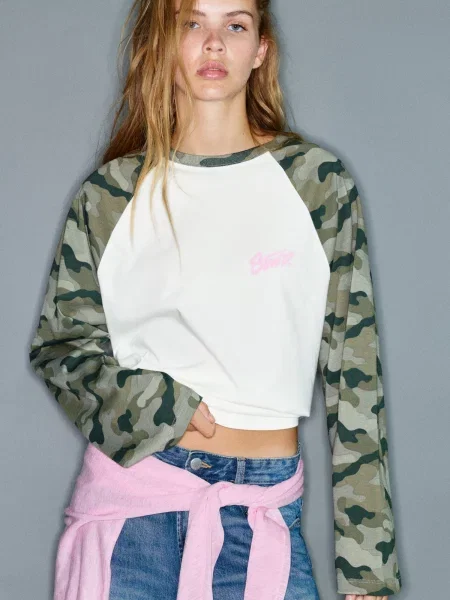 Pull&Bear Tricou kaki / verde pin alb