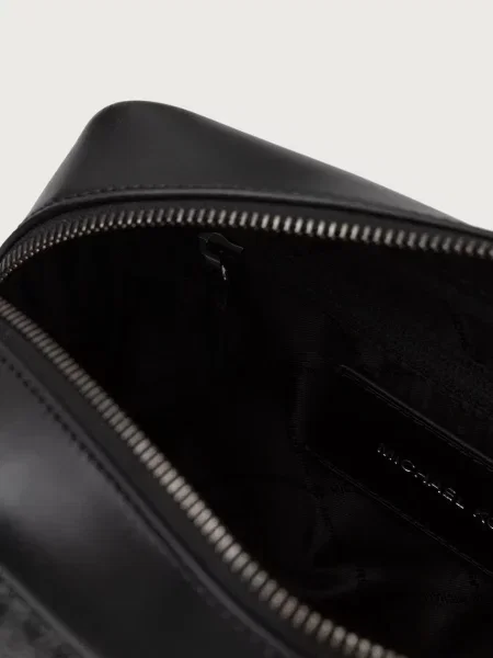 Кожаная косметичка Michael Kors