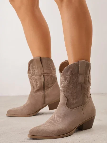 Botine Ideal cu broderie cu toc jos bej