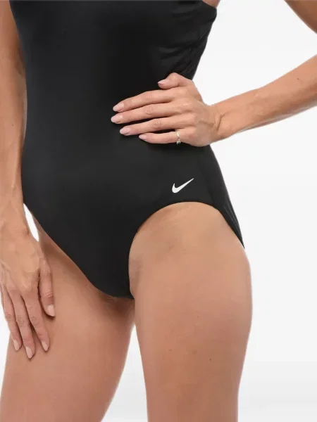 Scurt chiloți Nike cu imagine cu model floral negru