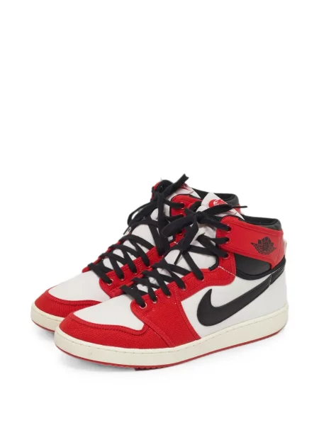 Sneakerși Jordan alb