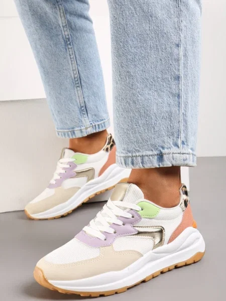 Sneakerși bej-violet cu talpă plată șireturi și inserții din Haretta bej