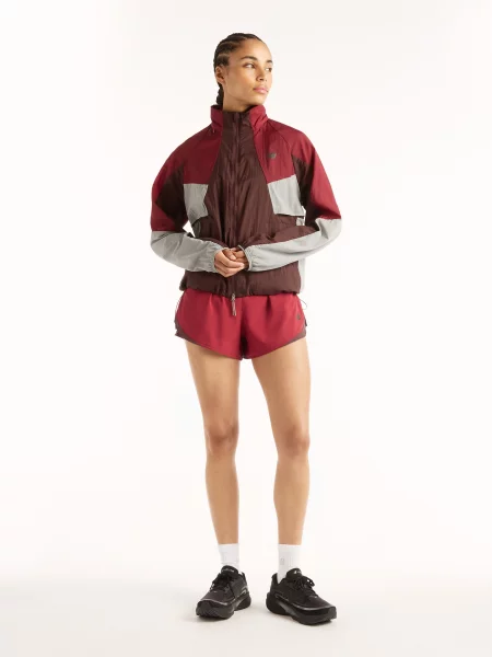 Ветровка New Balance красная