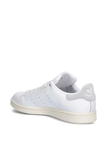 Pruhované slip on tenisky Adidas Campus s výšivkou bílé