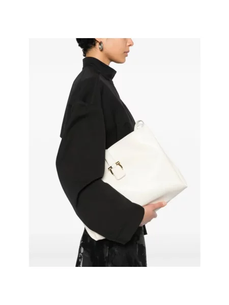 Torebka Ferragamo biała