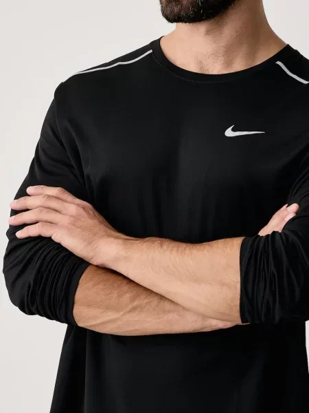 Nike лонгслів для бігу Miler Dri-FIT