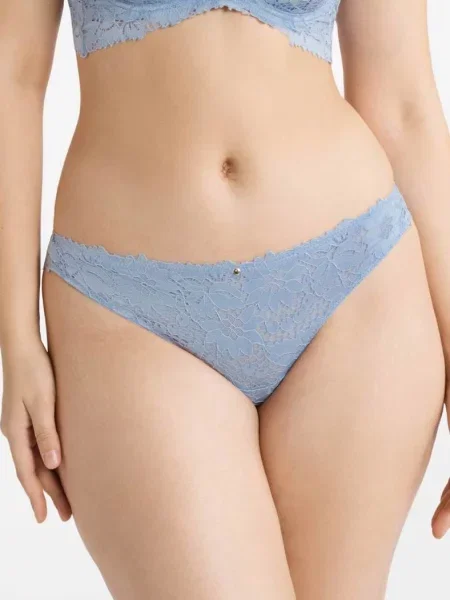 Женские трусики стринг с кружевом блакитні