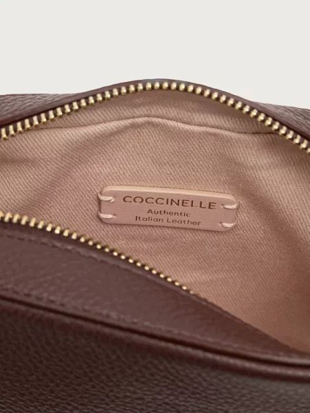 Кожаная сумка через плечо Coccinelle