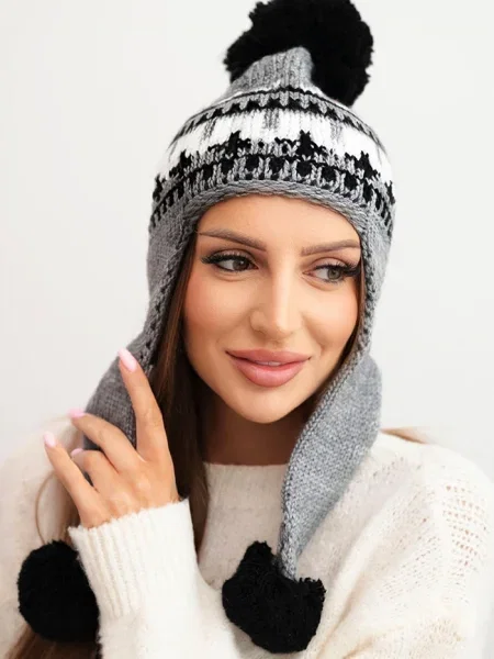 Căciulă Kesi de lână cu pompoane negru