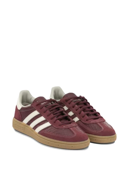 Sneakerși Adidas din piele cu autograf roșu