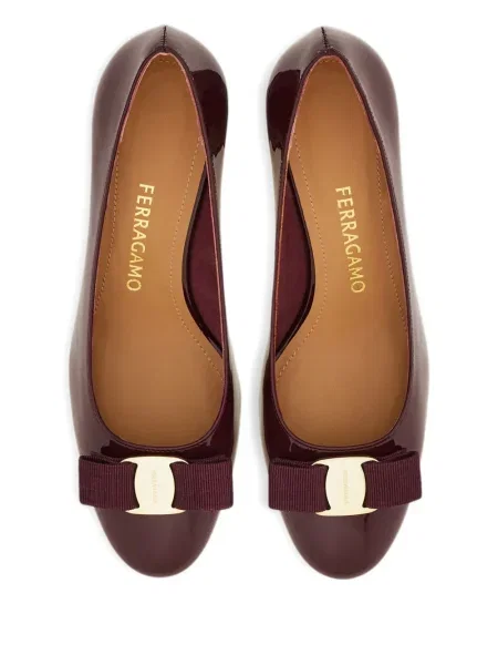 Pantofi cu toc Ferragamo cu funde violet