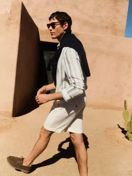 Reserved Pantaloni scurți chino regular alb