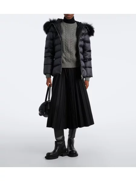 Geacă cu puf Moncler din piele de oaie negru