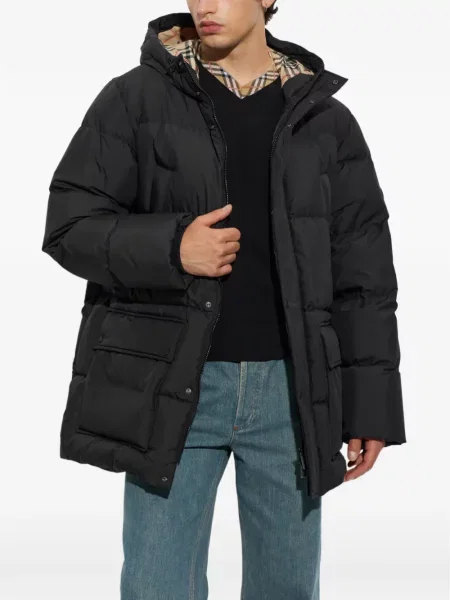 Geacă cu puf Burberry negru