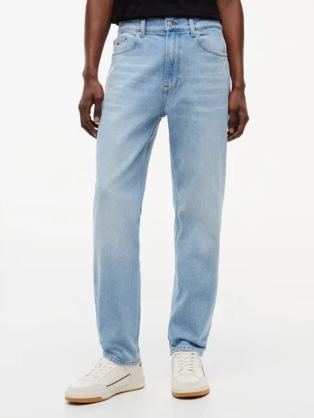 Tommy Jeans dżinsy o zwężanych nogawkach Mężczyźni niebieski